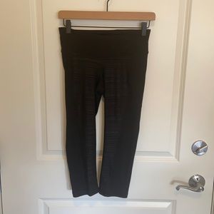 S Old Navy Active Capri Black Pants NWT